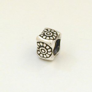 Bead 754