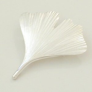 Silberbrosche Ginkgo